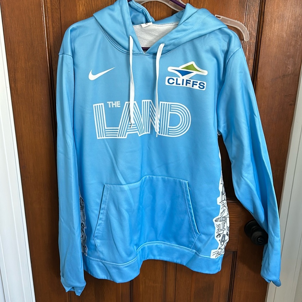 Brand new unique Cleveland Cavaliers sweatshirt